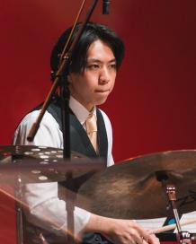 石丸柔磋［ドラム］